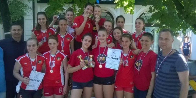 УСПЕШНО ЗАВРШЕН СТРЕЕТ ВОЛЛЕY 2016 У АПАТИНУ
