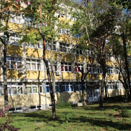 УЧЕНИЦИ СРЕДЊЕ ЕКОНОМСКЕ ШКОЛЕ ИЗ СОМБОРА СУТРА БОЈКОТУЈУ НАСТАВУ КАО ВИД ПОДРШКЕ ДИЈАНИ ХРКА