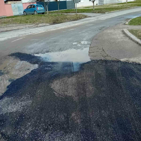 КРПЉЕЊЕ РУПА НА ПУТЕВИМА У АПАТИНУ: РУПА, КРПА, ЗАКРПА...