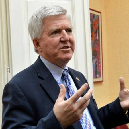 АМБАСАДОР СКАТ ПРИЗНАО: ПОКАЗИВАО САМ КАРТУ СРБИЈЕ БЕЗ КОСОВА