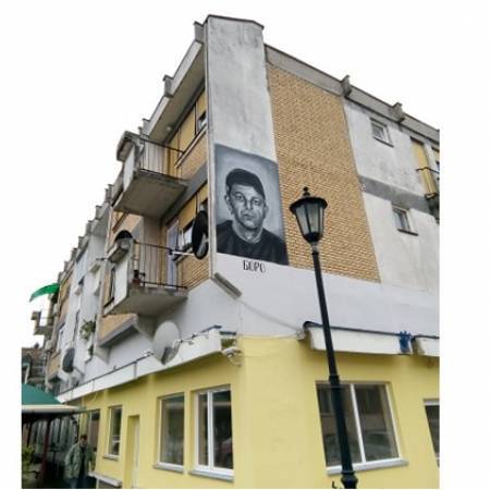 БОРО ЈАРИЋ ДОБИО МУРАЛ У ЦЕНТРУ ПРИГРЕВИЦЕ