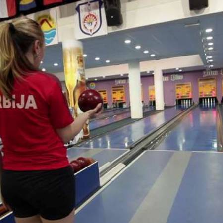 ЧЕСТИТКЕ НА УПРАВО ОДРЖАНОМ СВЕТСКОМ ПРВЕНСТВУ У КУГЛАЊУ