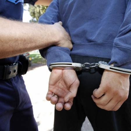 УХАПШЕН НАСТАВНИК ИЗ ОКОЛИНЕ АПАТИНА ЗБОГ МАТЕРИЈАЛА СА ДЕЧЈОМ ПОРНОГРАФИЈОМ