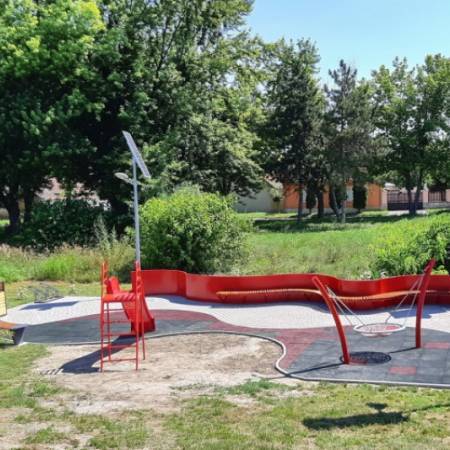 ПОСЛЕ ПРИТИСКА ЈАВНОСТИ, РЕНОВИРАНО ИГРАЛИШТЕ НА ДУНАВУ