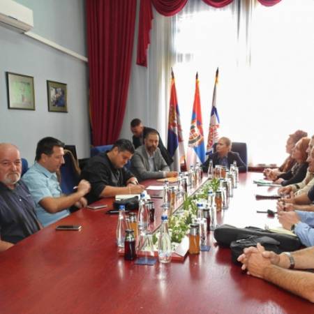 ОПШТИНА АПАТИН ПРЕНЕЛА ИСКУСТВА О КОМАСАЦИЈИ КОЛЕГАМА ИЗ РЕПУБЛИКЕ СРПСКЕ