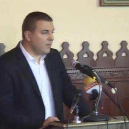 БУРСАЋ ПОДНЕО ОСТАВКУ НА СВЕ ФУНКЦИЈЕ У СНС-у