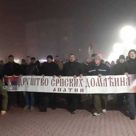 ОДРЖАН ПРОТЕСТНИ СКУП У АПАТИНУ: ПОДРШКА СПЦ-у У ЦРНОЈ ГОРИ И НА КОСОВУ