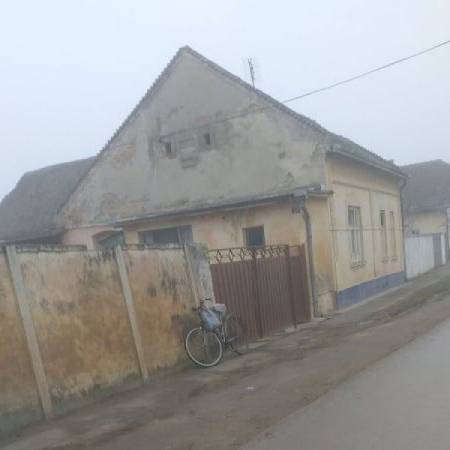 ТРАГЕДИЈА У КАРАВУКОВУ, ХИЦИМА ИЗ ПИШТОЉА УСМРТИО БИВШУ СУПРУГУ