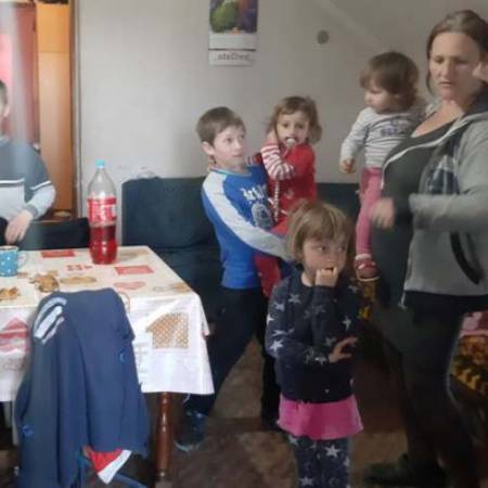 ХУМАНИ ЉУДИ УЗ ДЕСЕТОЧЛАНУ ПОРОДИЦУ У АПАТИНУ