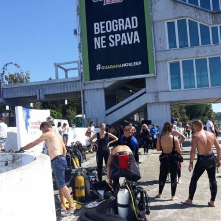 АПАТИНСКИ РОНИОЦИ У ПОДВОДНОМ ЧИШЋЕЊУ АДЕ ЦИГАНЛИЈЕ