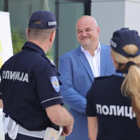 КАД ПИЈЕМ НЕ ВОЗИМ - ПОЗОВЕМ ПРИЈАТЕЉА, ТАКСИ, ПРОШЕТАМ ИЛИ САЧЕКАМ АУТОБУС