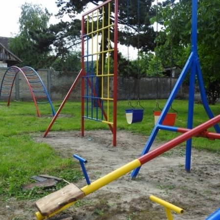 МО СНС Пригревица уредио двориште вртића у свом селу