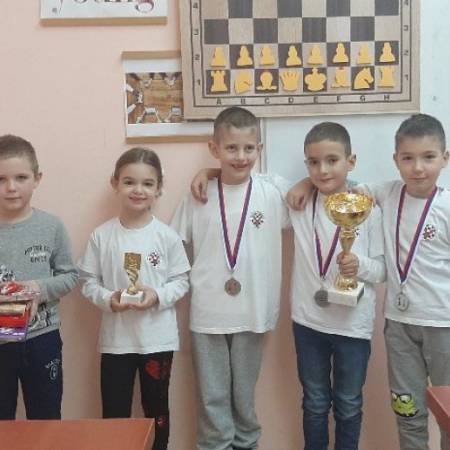 МИХАЈЛО СТОЈАНОВИЋ ПОБЕДНИК ШАХОВСКОГ ТУРНИРА „ПОЛЕТАРАЦ“