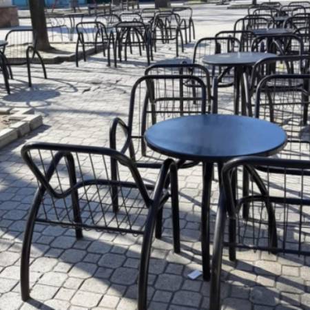 КРИЗНИ ШТАБ ДОНЕО НОВЕ МЕРЕ, ЗА ВИКЕНД СВЕ СЕ ЗАТВАРА СЕМ ПРЕХРАМБЕНИХ ПРОДАВНИЦА И АПОТЕКА