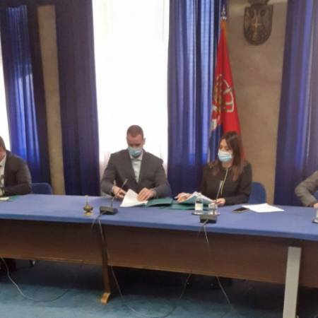 ОПШТИНИ АПАТИН ОДОБРЕНО МИЛИОН ДИНАРА ЗА ПОШУМЉАВАЊЕ