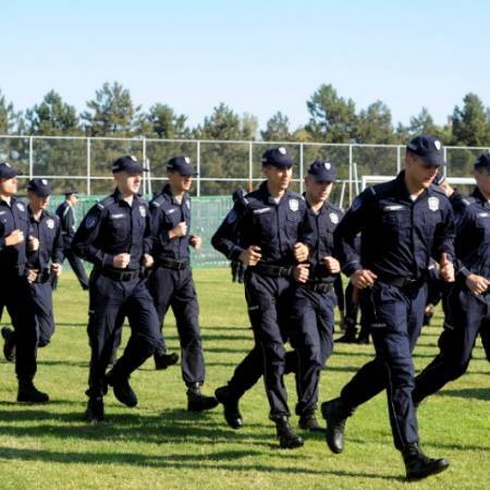 РАСПИСАН КОНКУРС ЗА ОБУКУ 1400 ПОЛИЦАЈАЦА