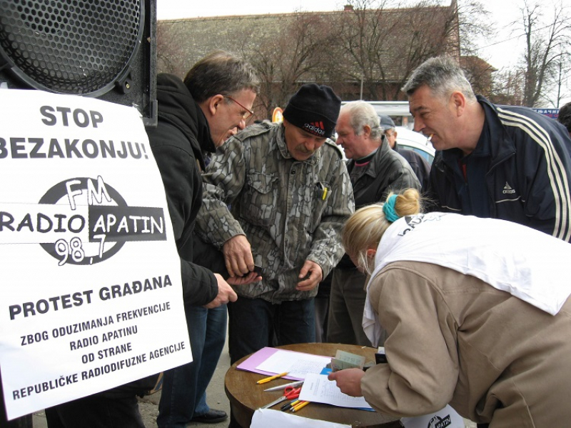 12 ГОДИНА ОД ГАШЕЊА РАДИО АПАТИНА И ГЛАСА КОМУНЕ