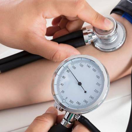 БЕСПЛАТНА КОНТРОЛА КРВНОГ ПРИТИСКА И ШЕЋЕРА У КРВИ