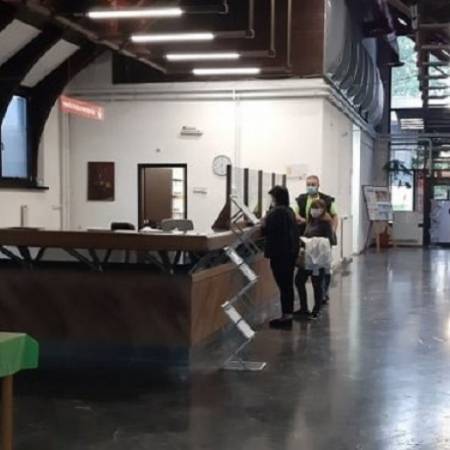 ПОХВАЛЕ ОСОБЉУ БАЊЕ, ВРАТИЛИ ВЛАСНИЦИ ЗАБОРАВЉЕНИ МОБИЛНИ ТЕЛЕФОН