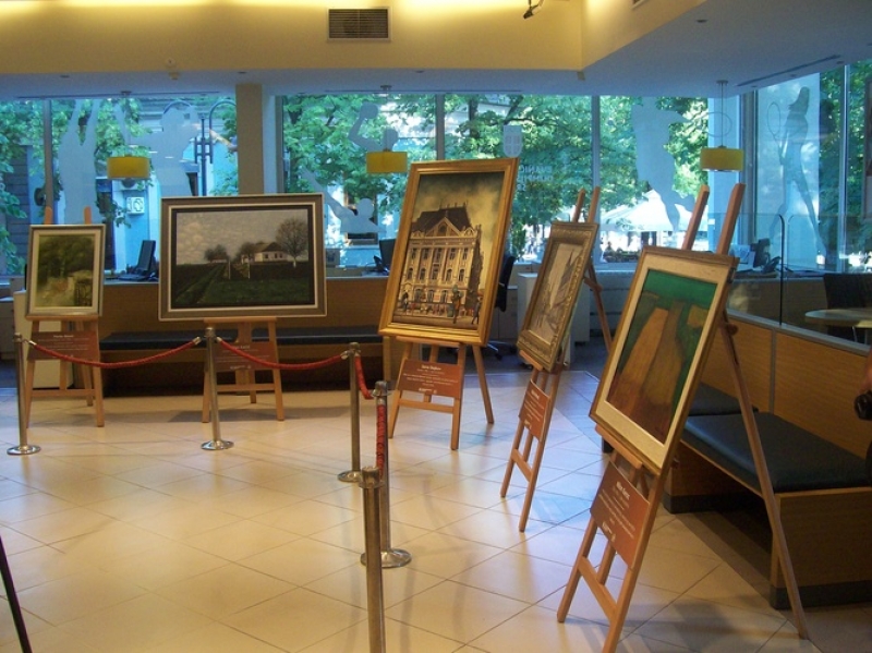 Отворена изложба војвођанских сликара у Војвођанској банци