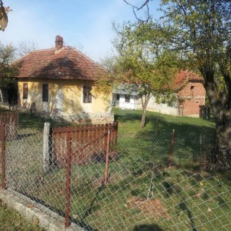 КОНКУРС: БЕСПОВРАТНА СРЕДСТАВА ЗА КУПОВИНУ СЕОСКЕ КУЋЕ СА ОКУЋНИЦОМ