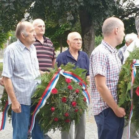 У АПАТИНУ И ПРИГРЕВИЦИ ОБЕЛЕЖЕН ДАН УСТАНКА И ДАН БОРЦА