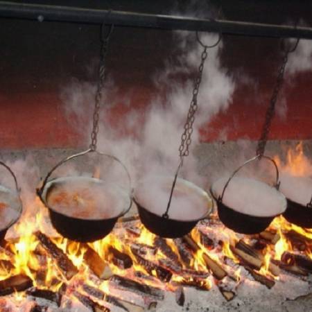 ПОЧЕЛЕ КВАЛИФИКАЦИЈЕ ПО СЕЛИМА У КУВАЊУ РИБЉЕГ ПАПРИКАША