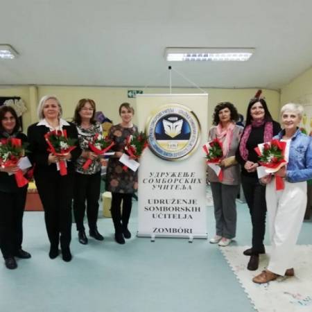 НАГРАЂЕНЕ АПАТИНСКЕ УЧИТЕЉИЦЕ ЗА ДОПРИНОС ОБРАЗОВАЊУ У ПАНДЕМИЈИ