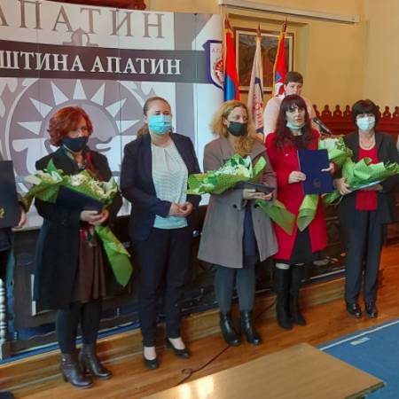 НАГРАЂЕНИ НАЈБОЉИ ПРОСВЕТНИ РАДНИЦИ
