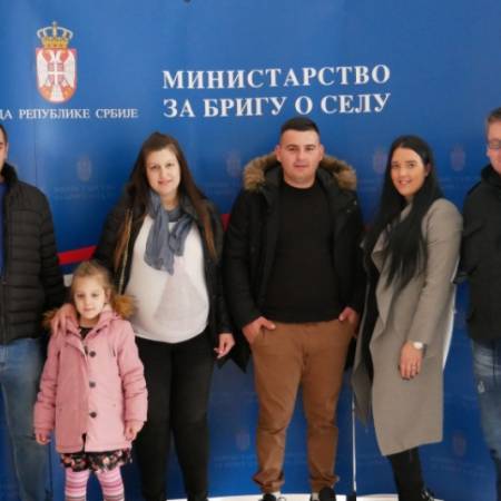 ЈОШ 4 КУЋЕ ОД МИНИСТАРСТВА ЗА БРИГУ О СЕЛУ ЗА ОПШТИНУ АПАТИН