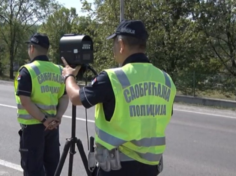 ВОЗАЧИ ОПРЕЗ! ПОЈАЧАНА КОНТРОЛА САОБРАЋАЈА ТОКОМ ПРАЗНИКА