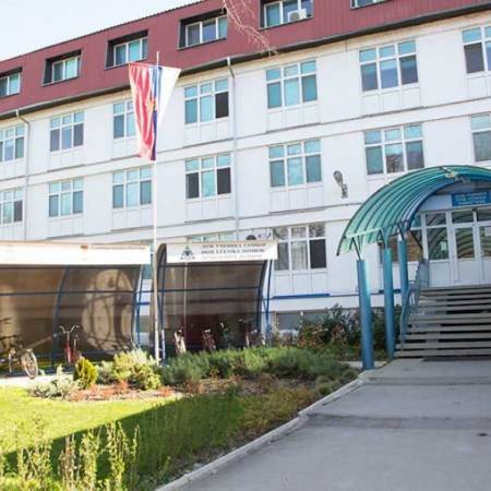 УМЕСТО ВЕРИФИКАЦИЈЕ МАНДАТА РЕГУЛАРНО ИЗАБРАНОГ ДИРЕКТОРА, ПОСТАВЉЕН ВРШИОЦ ДУЖНОСТИ