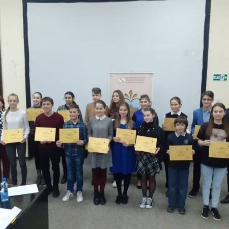 ДВОЈЕ АПАТИНСКИХ ОСНОВАЦА ПЛАСИРАЛО СЕ НА ПОКРАЈИНСКУ СМОТРУ РЕЦИТАТОРА