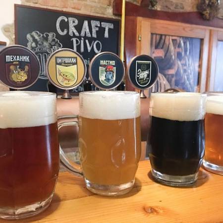 ПЕТИ ФЕСТИВАЛ КРАФТ ПИВА, ШЕСТ ПИВАРА У СУБОТУ ВЕЧЕ У АПАТИНУ