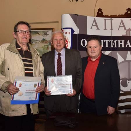 СИНОЋ ОДРЖАНА ТРИБИНА У ЗНАК СЕЋАЊA НА ПОЧЕТАК НАТО БОМБАРДОВАЊА