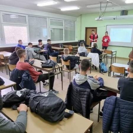 ПРЕДАВАЊЕ НА ТЕМУ ПРЕВЕНЦИЈЕ БОРБЕ ПРОТИВ ТРГОВИНЕ ЉУДИМА