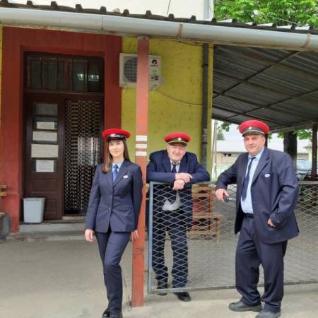 ТРИ ГЕНЕРАЦИЈЕ ОТПРАВНИКА ВОЗОВА У ПРИГРЕВАЧКОЈ ПОРОДИЦИ ПОПИЋ
