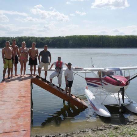 АТРАКЦИЈА: ПРВИ ХИДРО АВИОН СЛЕТЕО НА ДУНАВ КОД АПАТИНА