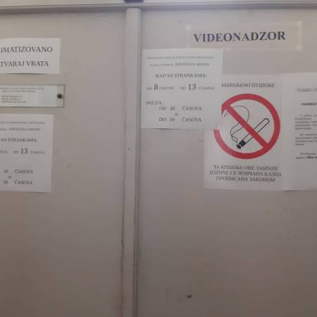 НАКОН ПОЛУЧАСОВНОГ ЧЕКАЊА УМЕСТО УСЛУГЕ ДОБИЛИ: “ДОЂИТЕ СУТРА”