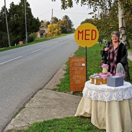 “ПОСЛУЖИТЕ СЕ САМИ И УЗМИТЕ КУСУР”