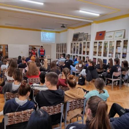 ЦРВЕНИ КРСТ АПАТИН ОБЕЛЕЖИО ДАН БОРБЕ ПРОТИВ ТРГОВИНЕ ЉУДИМА