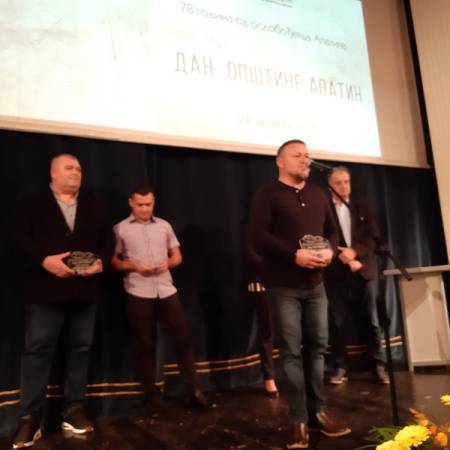 ОБЕЛЕЖЕН ДАН ОПШТИНЕ, УРУЧЕНА ОКТОБАРСКА НАГРАДА ХЕРОЈИМА С ДУНАВА