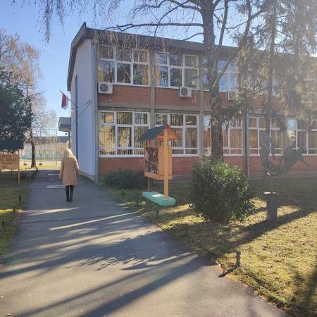 САЈАМ ЗАПОШЉАВАЊА ЗА МЛАДЕ У ЧЕТВРТАК У АПАТИНСКОЈ ГИМНАЗИЈИ