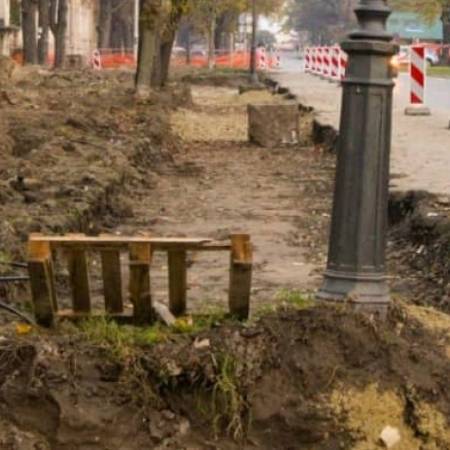 ПРЕДСЕДНИЦА ОПШТИНЕ: РАДОВИ У ГЛАВНОЈ УЛИЦИ НИСУ ОБУСТАВЉЕНИ!