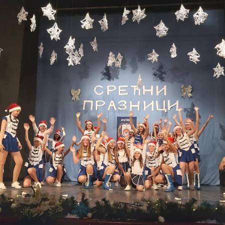 АПАТИНСКЕ МАЖОРЕТКИЊЕ СЕ „УПИСАЛЕ“ У ДОБРОЧИНИТЕЉЕ „МАЛОГ ПРИНЦА“