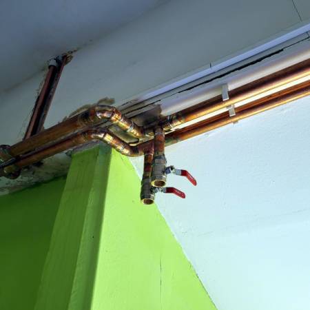 КВАР НА СИСТЕМУ ЗА ГРЕЈАЊЕ ОБУСТАВИО РЕДОВНУ НАСТАВУ У ОШ „ЖАРКО ЗРЕЊАНИН“