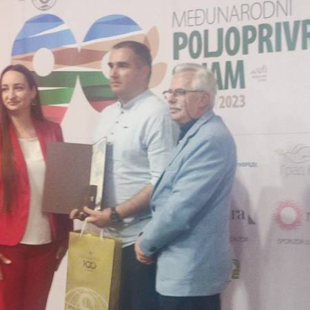 УСПЕХ ПЧЕЛАРА ЂУРЕ КОВАЧИЋА: ВЕЛИКА ЗЛАТНА МЕДАЉА НА САЈМУ У НОВОМ САДУ