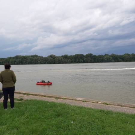 АГОНИЈА И ДАЉЕ ТРАЈЕ: МЕСЕЦ ДАНА ОД НЕСТАНКА ДВОЈИЦЕ ДЕЧАКА НА ДУНАВУ