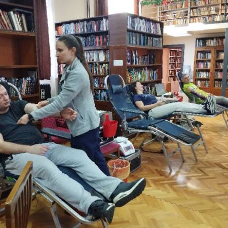 ДАНАС У АПАТИНУ ПРИКУПЉЕНО 37 ЈЕДИНИЦА КРВИ