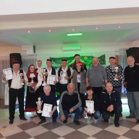 ГОРЊА СУВАЈА ЕКИПНО И ЈОВИНА ЋОПИЋ ПОЈЕДИНАЧНО ПОБЕДНИЦИ ПРВОГ СВЕТСКОГ ПРВЕНСТВА У КОЗАЊУ